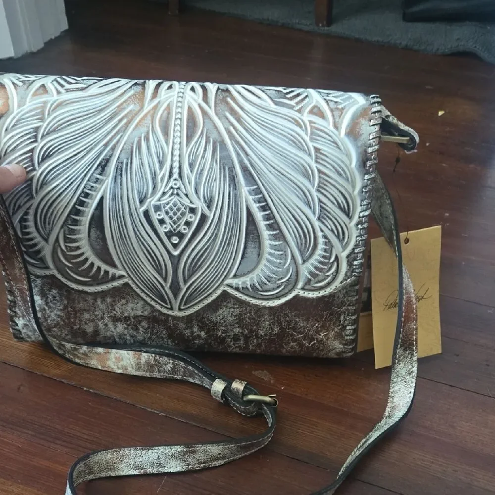 Patricia Nash Brown and Cream Crossbody Bag with Art Nouveau Design - Picture 3 of 6